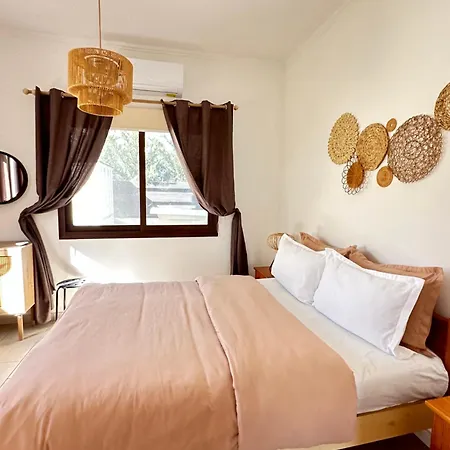 Relaxing Gateway In Limassol Apartamento