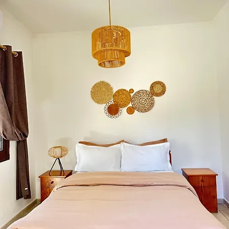 Ground Floor Apartment For 4 * Episkopi (Limassol)