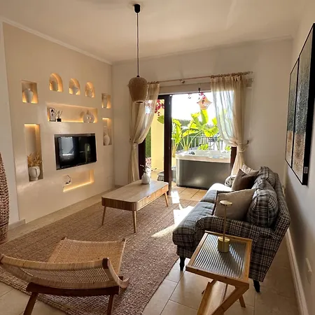 Apartment Ground Floor Apartment For 4 *